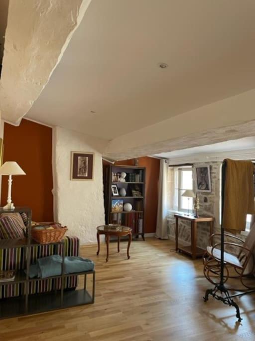 La Maison De Lea, Chambres D'Hotes De 14 Couchages Турню Экстерьер фото