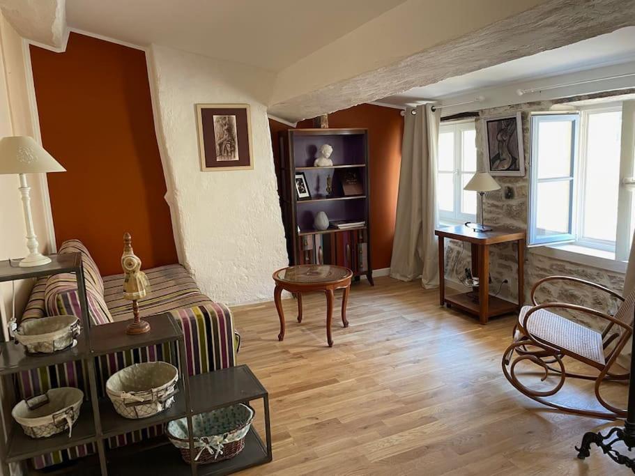 La Maison De Lea, Chambres D'Hotes De 14 Couchages Турню Экстерьер фото